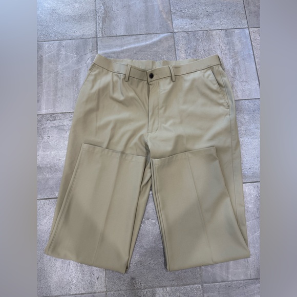 Haggar Premium Dress Slacks - Men’s - 40x32 - Picture 3 of 6